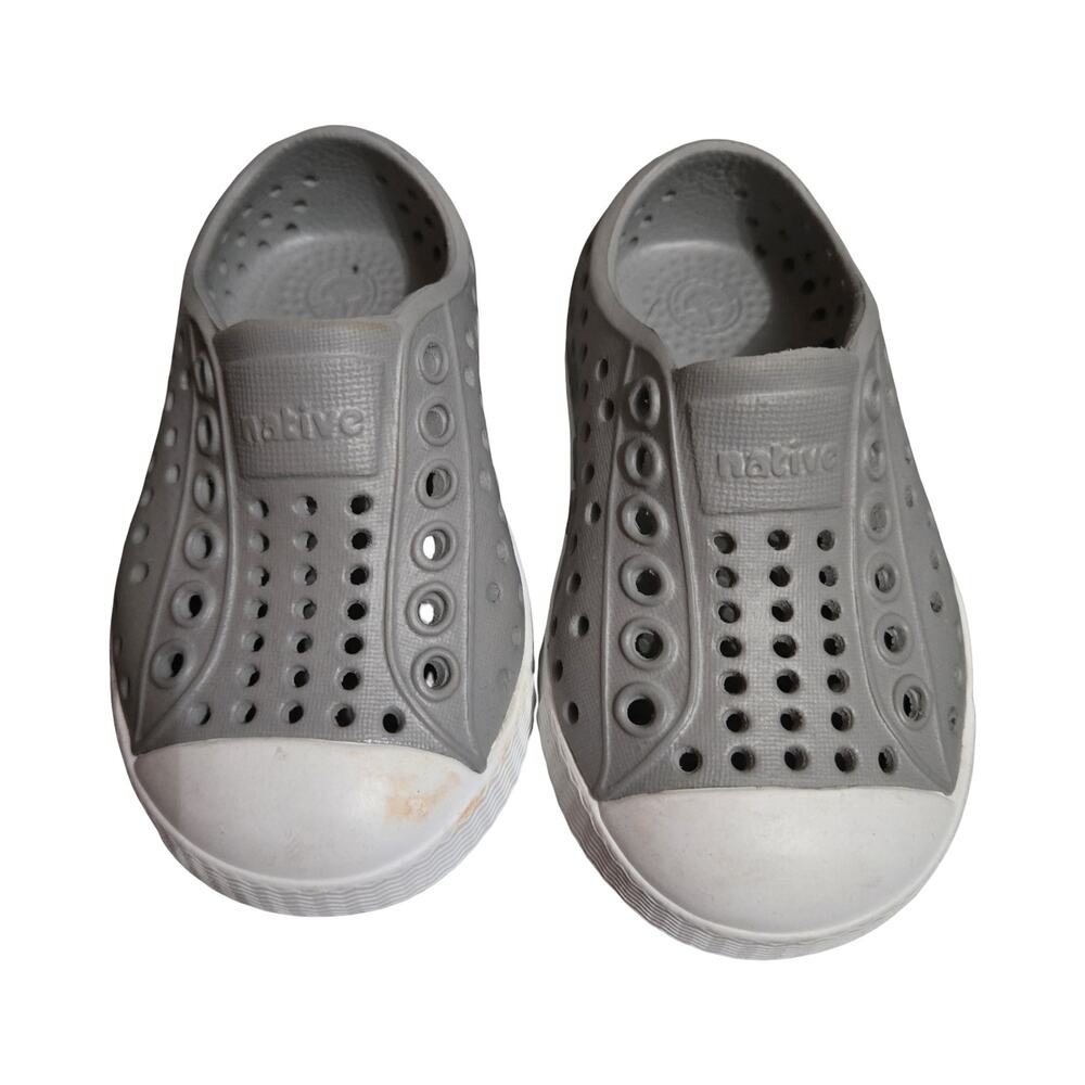 Native Jefferson Gray Slip-On Shoes Size: 4